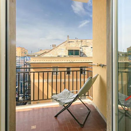 In Palazzo San Paolo With Balconies By Ml White House جنوة