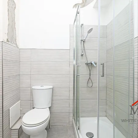 Appartement In Palazzo San Paolo With Balconies By Ml White House