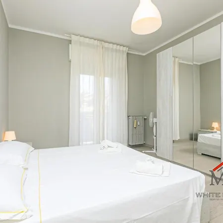 شقة In Palazzo San Paolo With Balconies By Ml White House جنوة